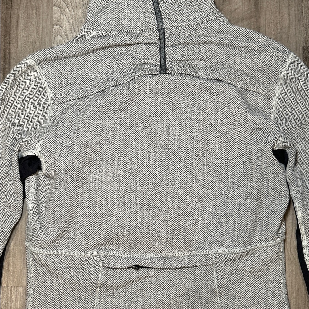 Lululemon Base Runner Herringbone Performance Hal… - image 4